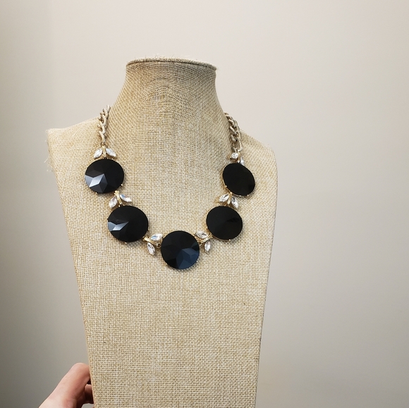 White House Black Market, signed, brushed gold tone glass black jewel necklace - Picture 3 of 10